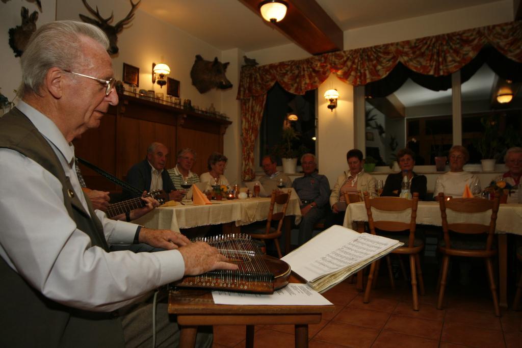 Hotel Haus Oberland Masserberg Kültér fotó